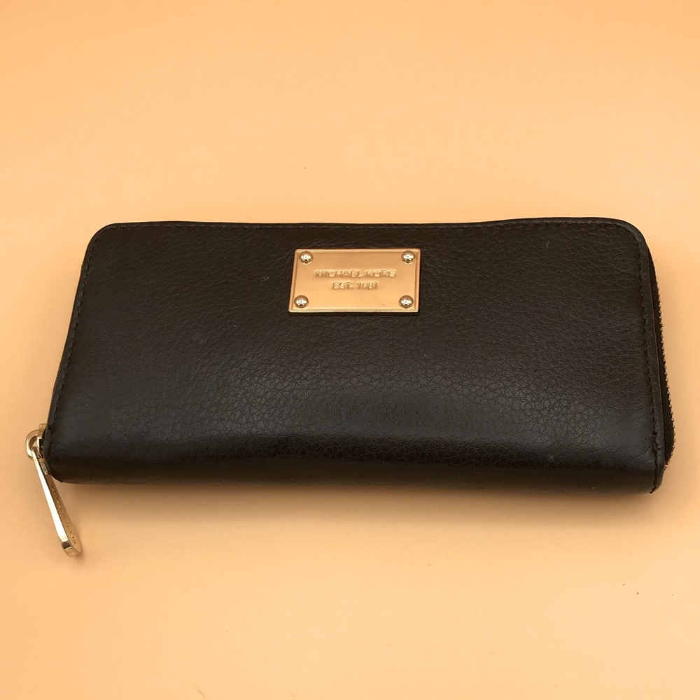 Michel Kors Zip Around Continental Black Leather Wallet With Gold Hardware